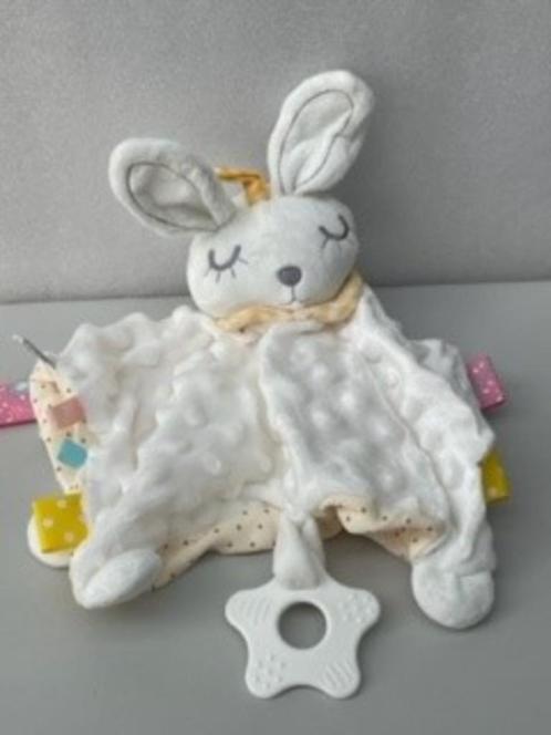 Baby knuffeldoekje konijn / marionet/ bijtring NIEUW, Kinderen en Baby's, Kraamcadeaus en Geboorteborden, Nieuw, Ophalen
