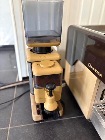 Faema koffiemolen beschikbaar voor biedingen