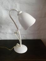 Metalen wit geschilderde lamp met ronde voet . 39cm hoog 13, Ophalen