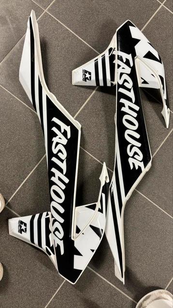 KTM EXC F 2017- 2020 Kappenset ( met stickers ) beschikbaar voor biedingen