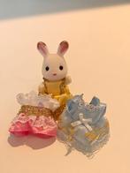 Sylvanian families popje+ 3 kleedjes, Verzamelen, Ophalen, Zo goed als nieuw
