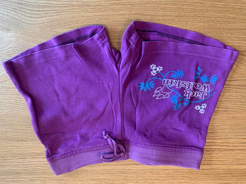 Paars katoenen shortje. Jack Wolfskin., Ophalen, Paars, Jack Wolfskin, Maat 36 (S)