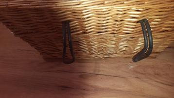 Rieten fietsmand beschikbaar voor biedingen