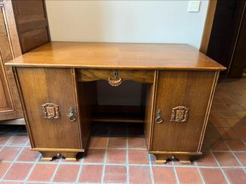 Antieken bureau - lager model beschikbaar voor biedingen