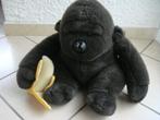 Peluche gorille avec sa banane. Brun "Vintage". Haut. 33cm., Enfants & Bébés, Jouets | Peluches, Autres types, Utilisé, Enlèvement ou Envoi