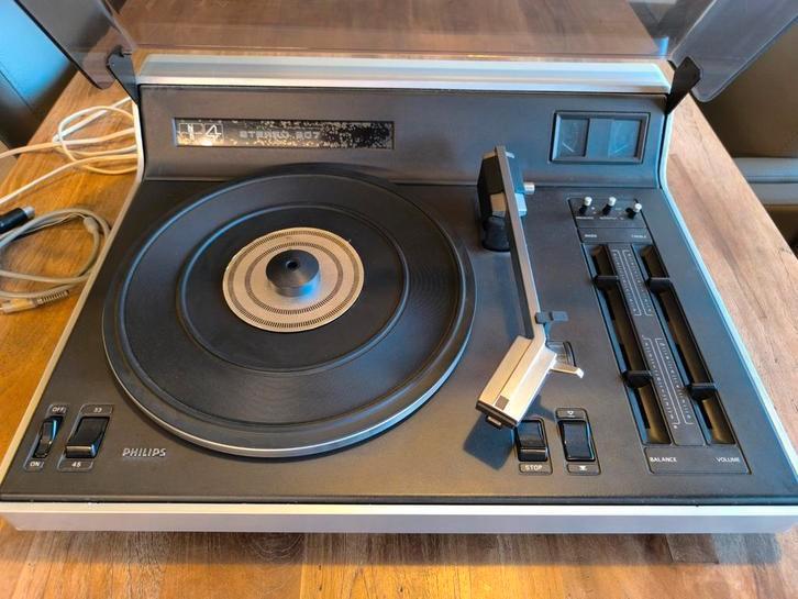 Philips platenspeler, 907 met ingebouwde versterker, Audio, Tv en Foto, Platenspelers, Platenspeler, Philips, Ophalen of Verzenden