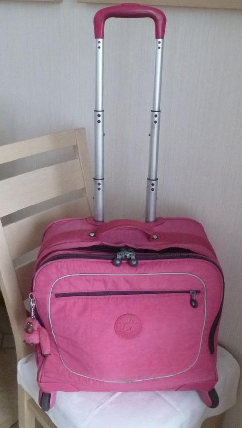 Kipling trolley manary 4 roulettes rose + singe, Bijoux, Sacs & Beauté, Sacs | Cartables, Utilisé, Porte-documents ou Cartable