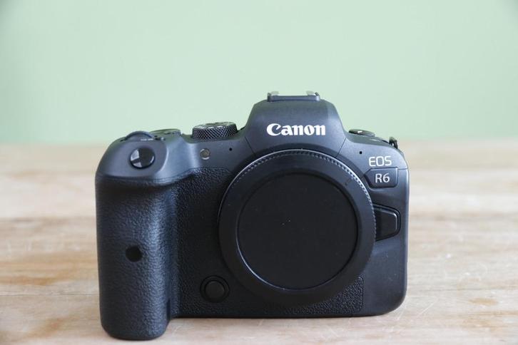 canon R6 en statief, Audio, Tv en Foto, Fotocamera's Digitaal, Zo goed als nieuw, Canon, Ophalen