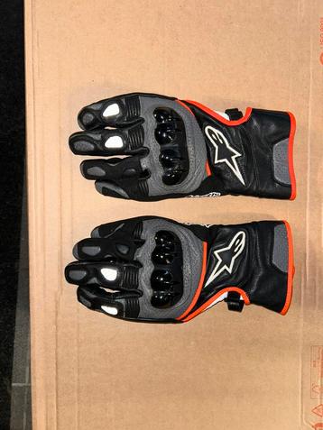 Motor handschoenen beschikbaar voor biedingen