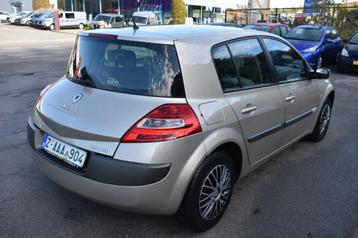 Renault Megane 1600 16V avec 48000km et 1er proprio "Moto46"