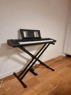 Yamaha piaggero np-12 keyboard piano, onderstel, sustain ped, Muziek en Instrumenten, Ophalen, Gebruikt