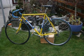 Vintage racefiets beschikbaar voor biedingen