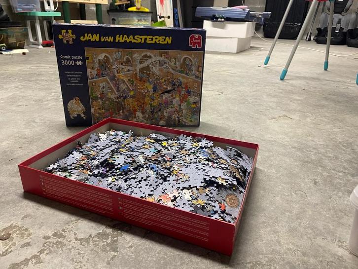 Jan van Haasteren puzzel 3000 stukjes Gallery of Curiosities, Hobby en Vrije tijd, Denksport en Puzzels, Zo goed als nieuw, Legpuzzel