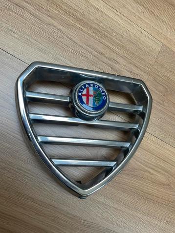 Alfa Romeo 1975 GTV metalen grille Alfa hart beschikbaar voor biedingen