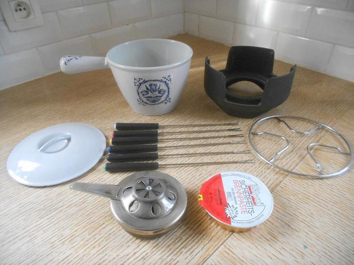 Le creuset gietijzeren fondue (gietijzeren braadpan). 00, Huis en Inrichting, Keuken | Potten en Pannen, Gietijzer, Ophalen of Verzenden