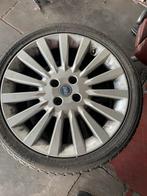 Jante 17 fiat grande punto  avec pneu hiver 205/45r17, Autos : Pièces & Accessoires, Pneus et Jantes, 205 mm, 17 pouces, Enlèvement