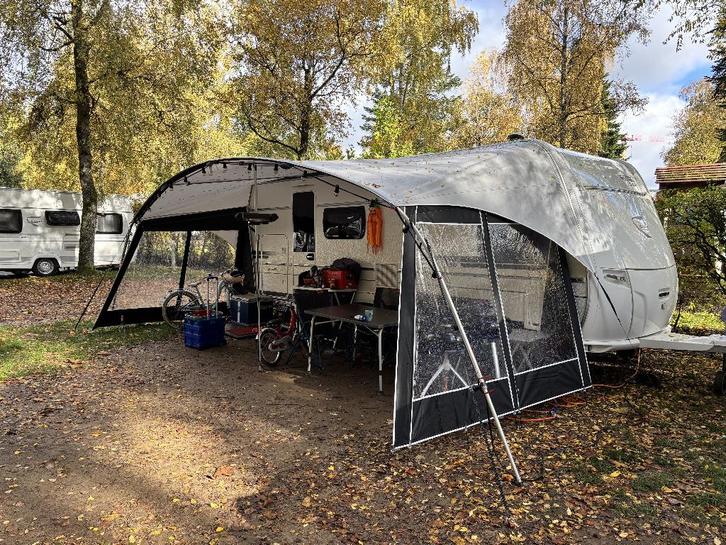 Caravan Bianco 550 Selection, Caravans en Kamperen, Caravans, Particulier, tot en met 5, 1250 - 1500 kg, Treinzit, Fendt, Dwars-stapelbed