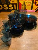 Groot servies glas donkerblauw Arcopal, Huis en Inrichting, Ophalen of Verzenden, Zo goed als nieuw, Glas, Bord(en)