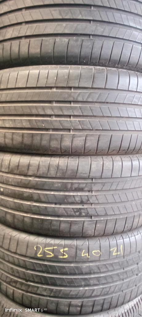 255/40/21 2554021 255/40R21 zomer Bridgestone, Auto diversen, Autosport-onderdelen, Zo goed als nieuw, Ophalen