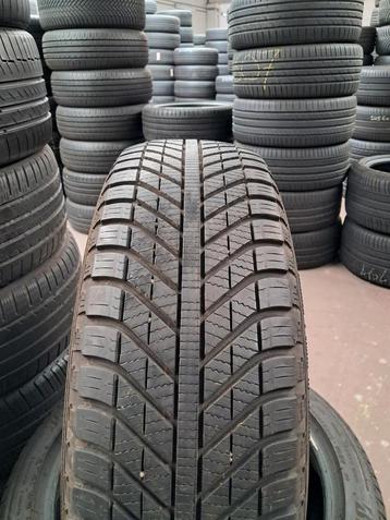21570r16 215 70 r16 215/70/r16 GOODYEAR avec montage  beschikbaar voor biedingen