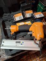 Cloueur béton avec 3 boîtes clous acier, Enlèvement, Utilisé