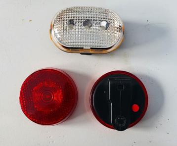 1 opklipsbaar voorlicht en 2 opklipsbare achterlichten beschikbaar voor biedingen