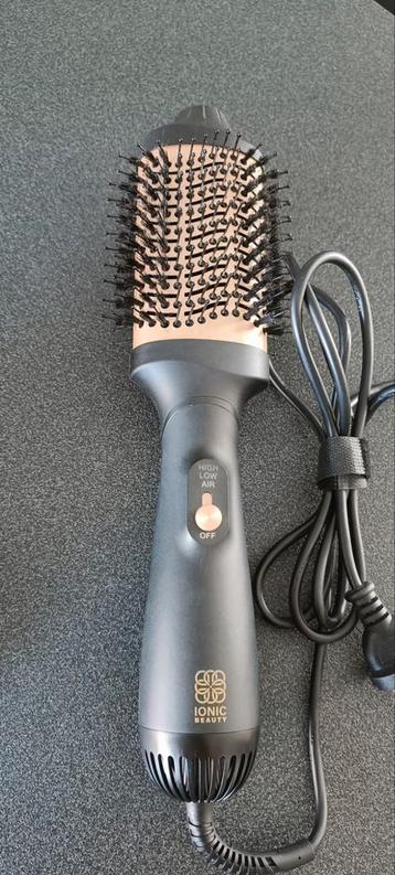 Ionic beauty warmeluchtborstel  beschikbaar voor biedingen