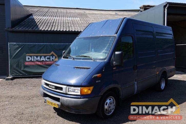Iveco Daily 35C L2H2 luchtgeremd, Auto's, Bestelwagens en Lichte vracht, Iveco, Diesel, Handgeschakeld, Blauw