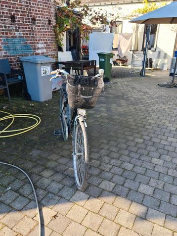 Damesfiets disponible aux enchères