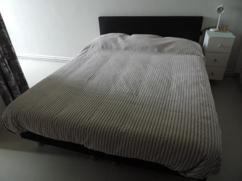 Tweepersoonsbed, Huis en Inrichting, Slaapkamer | Bedden, Zo goed als nieuw, Tweepersoons, 160 cm, 200 cm, Hout, Zwart, Ophalen