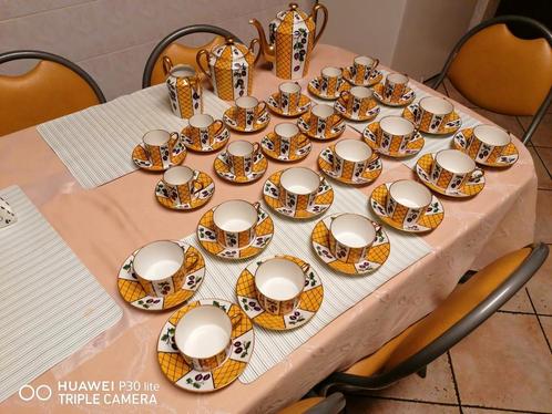 Porseleinservies uit Limoges, Antiek en Kunst, Antiek | Servies compleet, Ophalen of Verzenden