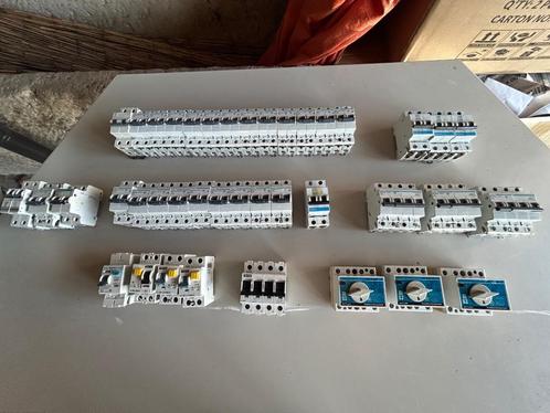Disjoncteur et différentiel hager vynckier, Doe-het-zelf en Bouw, Elektriciteit en Kabels, Gebruikt, Overige typen, Ophalen of Verzenden