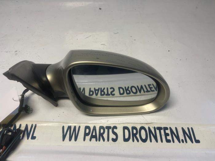 Buitenspiegel rechts van een Volkswagen Passat, Auto-onderdelen, Spiegels, Volkswagen, Gebruikt, 3 maanden garantie, Ophalen of Verzenden