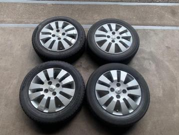 ORIGINELE AYGO C1 107 VELGEN + 2X NIEUWE BANDEN 155 65 R14   beschikbaar voor biedingen