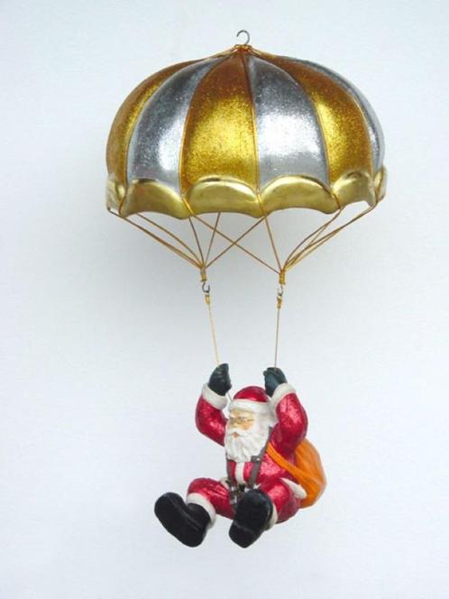 Statue Père Noël 53 cm - Père Noël en parachute, Divers, Noël, Neuf, Enlèvement ou Envoi