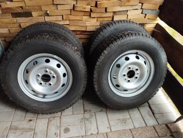 Winterbanden met velgen Ducato/boxer/Jumper nieuwstaat 16" beschikbaar voor biedingen
