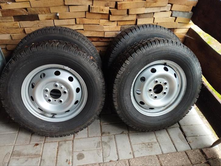 Winterbanden met velgen Ducato/boxer/Jumper nieuwstaat 16", Auto-onderdelen, Banden en Velgen, Band(en), Winterbanden, 16 inch