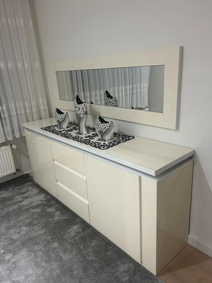 LivingRoom, Huis en Inrichting, Kasten | Schoenenkasten, Zo goed als nieuw, Ophalen