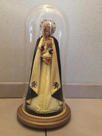Glazen stolp met Maria beeld 