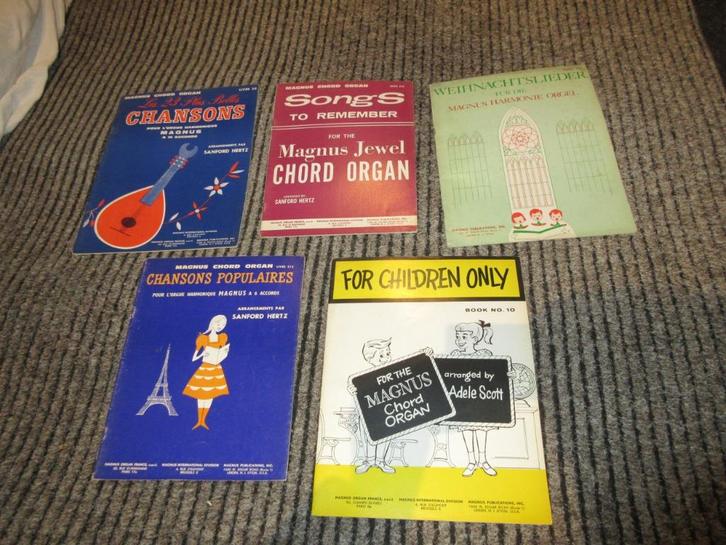 5 partitions MAGNUS livre n 10+34+212+210+30 orgue Magnus, Musique & Instruments, Partitions, Orgue, Enlèvement