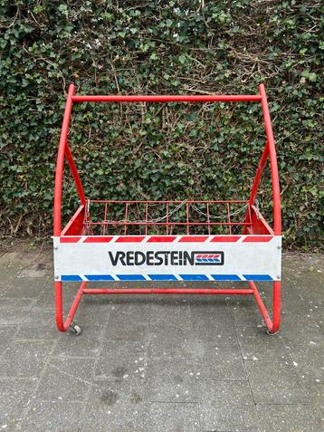 Mobiel bandenrek Vredestein beschikbaar voor biedingen