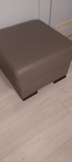 Pouf - repose - pieds très bon état.