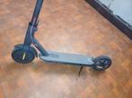 Trotinette électrique à repare ou pour pièce, Ophalen, Zo goed als nieuw