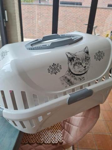 Nieuw Katten reismand, drinkbak en accessoires en grijs mand beschikbaar voor biedingen