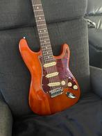 Mahogany stratocaster body, bridge, pickguard, strapbuttons., Muziek en Instrumenten, Snaarinstrumenten | Gitaren | Elektrisch