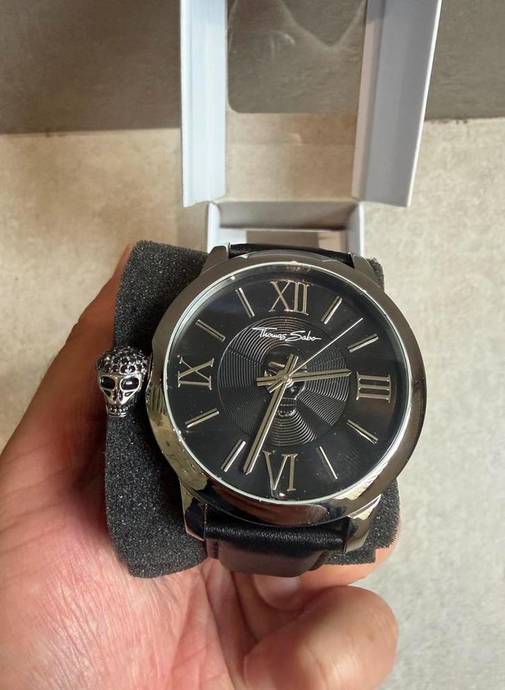 Montre Thomas Sabo neuve, Bijoux, Sacs & Beauté, Bracelets à breloques, Neuf, Autres marques, Autres matériaux, 1 bracelet à breloques