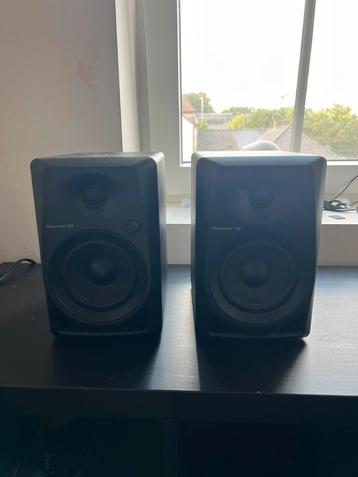 Pioneer DM-40 (perfecte speakers voor dj setup) beschikbaar voor biedingen