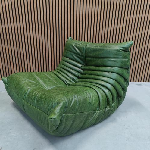 Ligne Roset togo - Eenzits  rustical green - vol aniline led, Antiek en Kunst, Antiek | Meubels | Stoelen en Sofa's, Ophalen of Verzenden