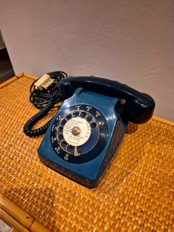 Ancien téléphone bleu vintage Socotel, Télécoms, Enlèvement, Comme neuf, Avec cadran rotatif
