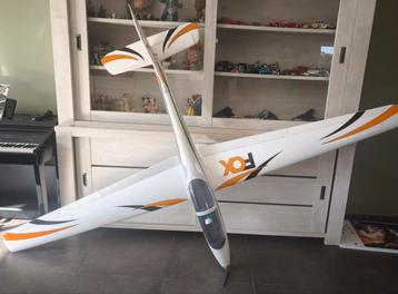 Fms Fox 3 meter span met 2 nieuwe Lipo's erbij pnp versie  beschikbaar voor biedingen